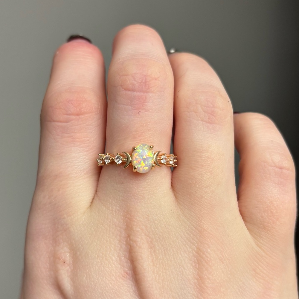 Elegant Gold Opal Ring